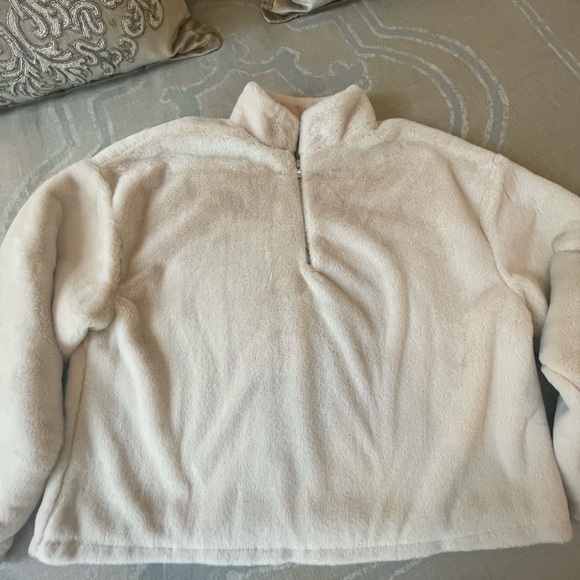 Women’s Cream Sweater, New without tags. Size M. - Picture 2 of 6